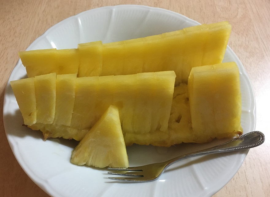 台湾パイナップルが芯まで食べられるのは本当だった すっきりした甘みの南国の味 ちゃぺブログ